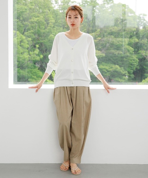 URBAN RESEARCH Sonny Label（アーバンリサーチサニーレーベル）の「『イージーケア/UVカット』ミドル丈Vネックカーディガン（カーディガン/ボレロ・レディース・オフホワイト/ブルー系その他/ブラック/グレー・FREE）」の6枚目の写真