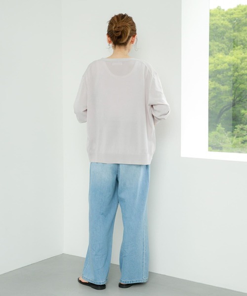 URBAN RESEARCH Sonny Label（アーバンリサーチサニーレーベル）の「『イージーケア/UVカット』ミドル丈Vネックカーディガン（カーディガン/ボレロ・レディース・オフホワイト/ブルー系その他/ブラック/グレー・FREE）」の21枚目の写真