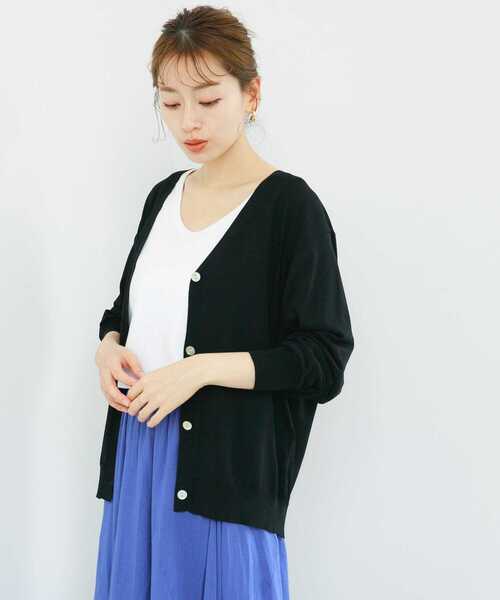URBAN RESEARCH Sonny Label（アーバンリサーチサニーレーベル）の「『イージーケア/UVカット』ミドル丈Vネックカーディガン（カーディガン/ボレロ・レディース・オフホワイト/ブルー系その他/ブラック/グレー・FREE）」の16枚目の写真