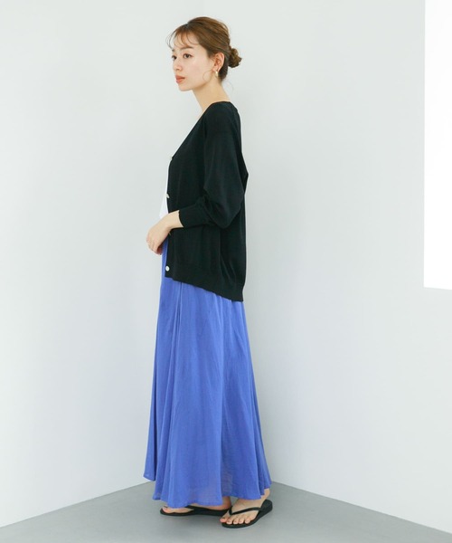 URBAN RESEARCH Sonny Label（アーバンリサーチサニーレーベル）の「『イージーケア/UVカット』ミドル丈Vネックカーディガン（カーディガン/ボレロ・レディース・オフホワイト/ブルー系その他/ブラック/グレー・FREE）」の13枚目の写真