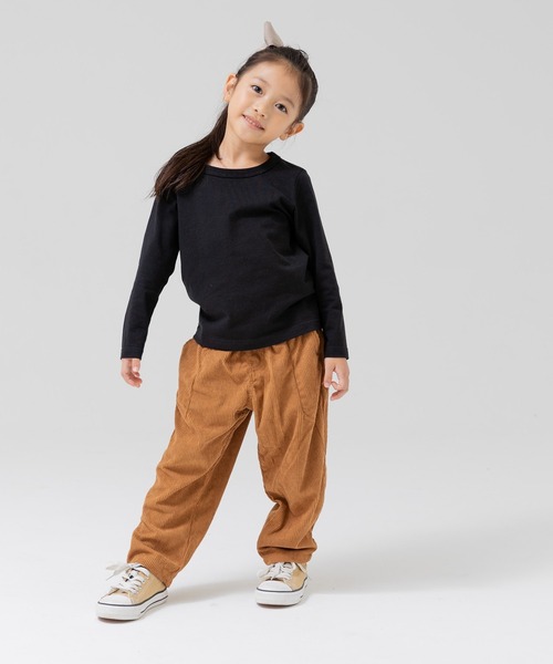 chil2（チルツー）の「全20色 無地長袖Tシャツ（Tシャツ/カットソー・キッズ・クリーム/ラベンダー/ワインレッド/ミント/オレンジ/レッド/グレー/ブラック/チャコールグレー/ホワイト/ベージュ/スモークピンク/イエロー/ネイビー/ライトグリーン/ブルー/モカ/グリーン/マスタード/サックスブルー・80ｃｍ/90cm/110cm/100cm/120cm/130cm/140cm/150cm/160cm）」の21枚目の写真