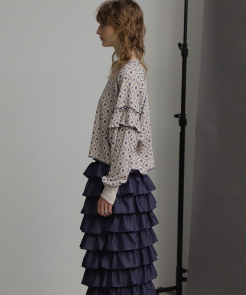 mag.by c（マグバイシー）の「(mag.by c)フラワーサーマルトップス（T