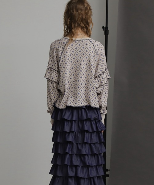 mag.by c（マグバイシー）の「(mag.by c)フラワーサーマルトップス（T