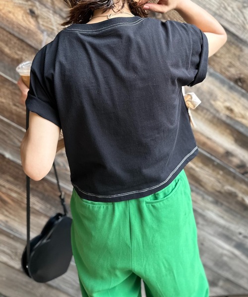 mi via loca(ミヴィアロカ)の「配色フリルギャザー クロップドトップス(Tシャツ/カットソー・レディース・ブラック/カーキ/オフホワイト・FREE)」の12枚目の写真