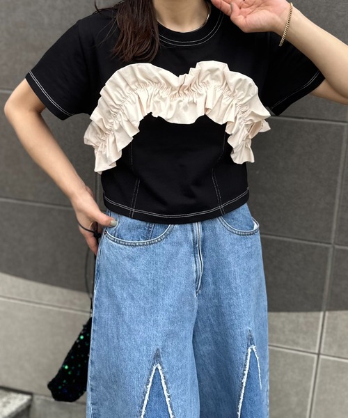mi via loca(ミヴィアロカ)の「配色フリルギャザー クロップドトップス(Tシャツ/カットソー・レディース・ブラック/カーキ/オフホワイト・FREE)」の19枚目の写真