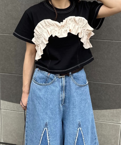 mi via loca(ミヴィアロカ)の「配色フリルギャザー クロップドトップス(Tシャツ/カットソー・レディース・ブラック/カーキ/オフホワイト・FREE)」の20枚目の写真