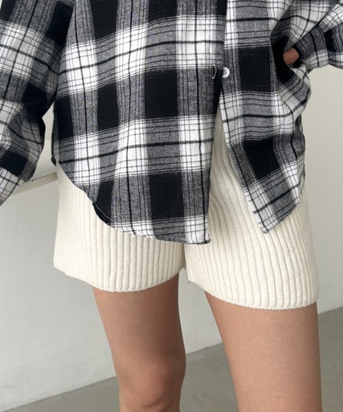 CLEA（クレア）の「リブニットショートパンツ（その他パンツ・レディース・ベージュ/アイボリー/ブラック/グレー・FREE）」の2枚目の写真