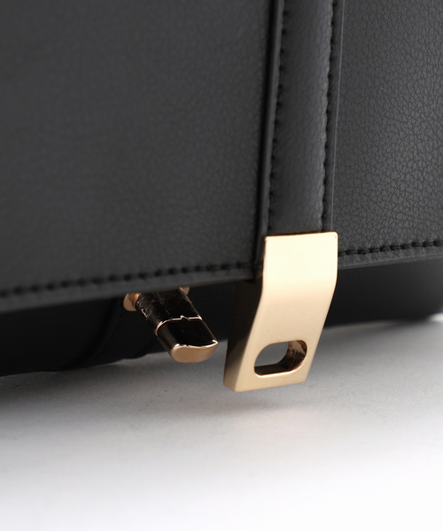 MIAN (ミアン)の「MIAN/ミアン ベルトデザイン2WAYショルダーバッグ(ショルダーバッグ・レディース・ブラウン/ブラック/アイボリー・FREE)」の21枚目の写真