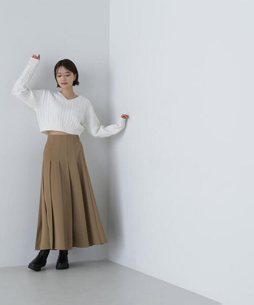 NATURAL BEAUTY BASIC(ナチュラルビューティーベーシック)の「◇コンパクトケーブルニット(ニット/セーター・レディース・オフホワイト/ライトグリーン/ネイビー・FREE)」の8枚目の写真