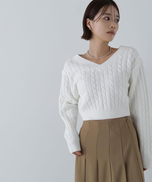 NATURAL BEAUTY BASIC(ナチュラルビューティーベーシック)の「◇コンパクトケーブルニット(ニット/セーター・レディース・オフホワイト/ライトグリーン/ネイビー・FREE)」の9枚目の写真