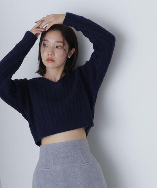 NATURAL BEAUTY BASIC(ナチュラルビューティーベーシック)の「◇コンパクトケーブルニット(ニット/セーター・レディース・オフホワイト/ライトグリーン/ネイビー・FREE)」の16枚目の写真