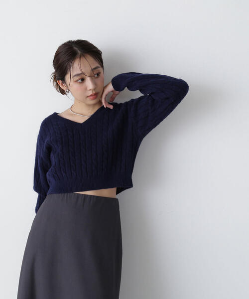 NATURAL BEAUTY BASIC(ナチュラルビューティーベーシック)の「◇コンパクトケーブルニット(ニット/セーター・レディース・オフホワイト/ライトグリーン/ネイビー・FREE)」の20枚目の写真