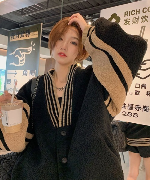 SHEENA(シーナ)の「サガラ刺しゅうバックロゴボアスタジャン(スタジャン・レディース・ブラック・M)」の20枚目の写真