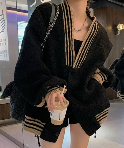 SHEENA(シーナ)の「サガラ刺しゅうバックロゴボアスタジャン(スタジャン・レディース・ブラック・M)」の17枚目の写真