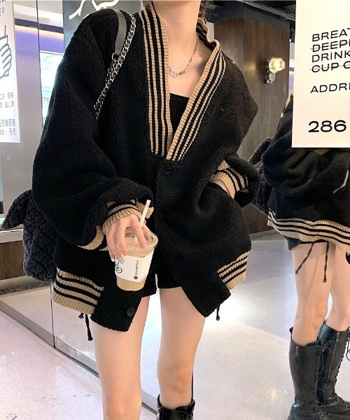 SHEENA(シーナ)の「サガラ刺しゅうバックロゴボアスタジャン(スタジャン・レディース・ブラック・M)」の21枚目の写真