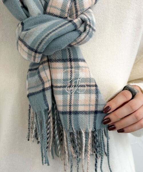 fredy emue（フレディエミュ）の「ソフトチェックストール（ストール/ショール・レディース・ブラック系その他/ブルー系その他/ベージュ系その他・FREE）」の6枚目の写真