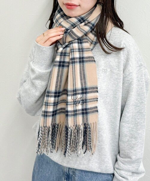 fredy emue（フレディエミュ）の「ソフトチェックストール（ストール/ショール・レディース・ブラック系その他/ブルー系その他/ベージュ系その他・FREE）」の7枚目の写真