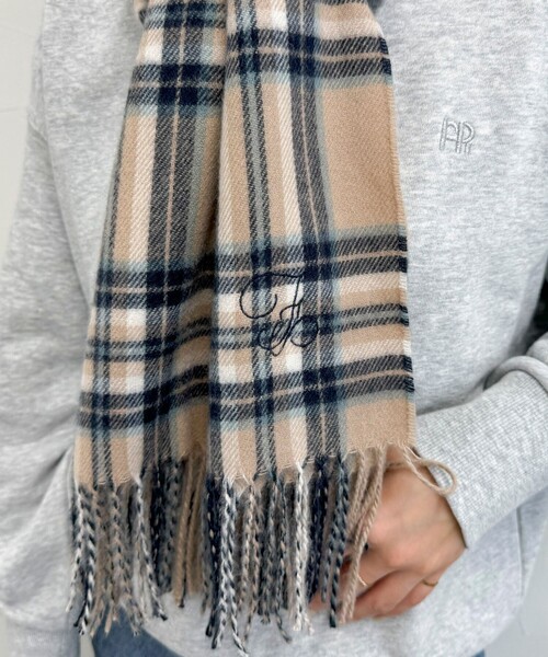 fredy emue（フレディエミュ）の「ソフトチェックストール（ストール/ショール・レディース・ブラック系その他/ブルー系その他/ベージュ系その他・FREE）」の9枚目の写真