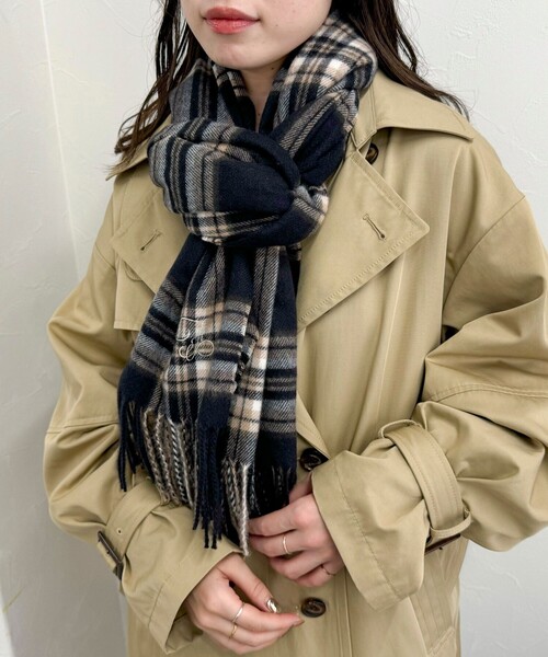 fredy emue（フレディエミュ）の「ソフトチェックストール（ストール/ショール・レディース・ブラック系その他/ブルー系その他/ベージュ系その他・FREE）」の12枚目の写真