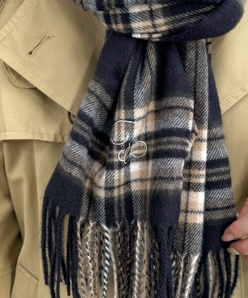 fredy emue（フレディエミュ）の「ソフトチェックストール（ストール/ショール・レディース・ブラック系その他/ブルー系その他/ベージュ系その他・FREE）」の13枚目の写真