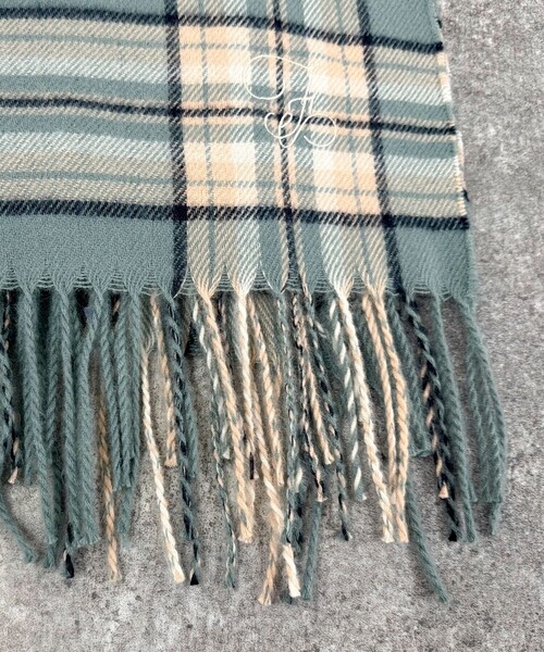 fredy emue（フレディエミュ）の「ソフトチェックストール（ストール/ショール・レディース・ブラック系その他/ブルー系その他/ベージュ系その他・FREE）」の17枚目の写真