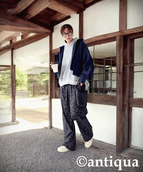 antiqua(アンティカ)の「雲柄タックストレートパンツ(その他パンツ・レディース・ブラック・P/R)」の4枚目の写真