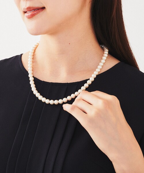 UNTITLED（アンタイトル）の「【セレモニー対応】レイヤードフェイクパール（ネックレス・レディース・ホワイト/グレー/オフホワイト・99）」の8枚目の写真