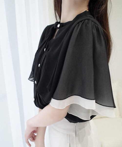mily bilet(ミウィビレット)の「【mily bilet】大人ガーリーをアップデート。ケープ風ピンタックメローダブルフレア袖ブラウス(シャツ/ブラウス・レディース・ブルー/アイボリー/ブラック/ベージュ・X-LARGE/SMALL/MEDIUM/LARGE)」の15枚目の写真