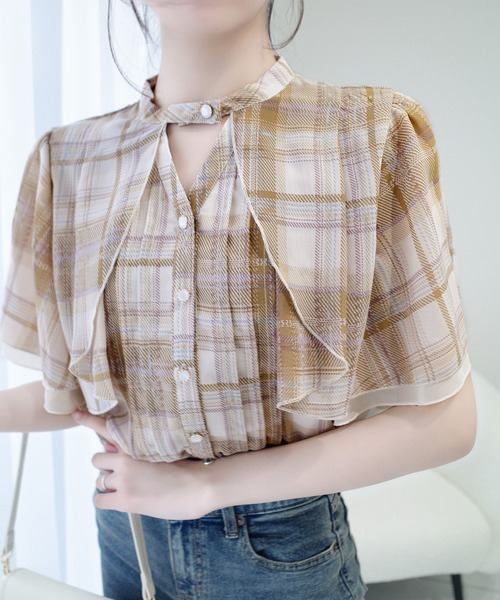 mily bilet(ミウィビレット)の「【mily bilet】大人ガーリーをアップデート。ケープ風ピンタックメローダブルフレア袖ブラウス(シャツ/ブラウス・レディース・ブルー/アイボリー/ブラック/ベージュ・X-LARGE/SMALL/MEDIUM/LARGE)」の22枚目の写真
