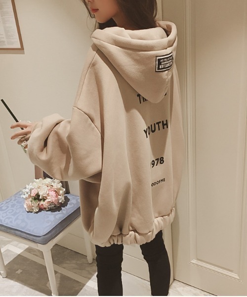 Bifrost(ビフレスト)の「BIGシルエットロゴフーディー(パーカー・レディース・ベージュ/ブラック/グレー・M/L/XL/XXL)」の6枚目の写真