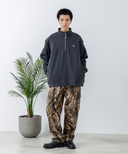 (What it isNt)ART BY MARKGONZALES(ワットイットイズント)の「【(What it isNt)ART BY MARKGONZALES / (ワットイットイズント) アートバイ マークゴンザレス】バックプリントハーフジップスウェットトレーナー(スウェット・メンズ・ホワイト/パープル/チャコールグレー・MEDIUM/LARGE/X-LARGE)」の9枚目の写真
