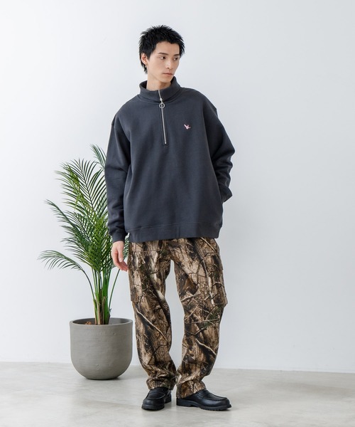 (What it isNt)ART BY MARKGONZALES(ワットイットイズント)の「【(What it isNt)ART BY MARKGONZALES / (ワットイットイズント) アートバイ マークゴンザレス】バックプリントハーフジップスウェットトレーナー(スウェット・メンズ・ホワイト/パープル/チャコールグレー・MEDIUM/LARGE/X-LARGE)」の10枚目の写真