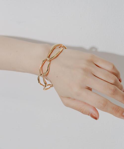 SMELLY（スメリー）の「ボリュームチェーンマグネットブレスレット（ブレスレット・レディース・ゴールド・-）」の6枚目の写真