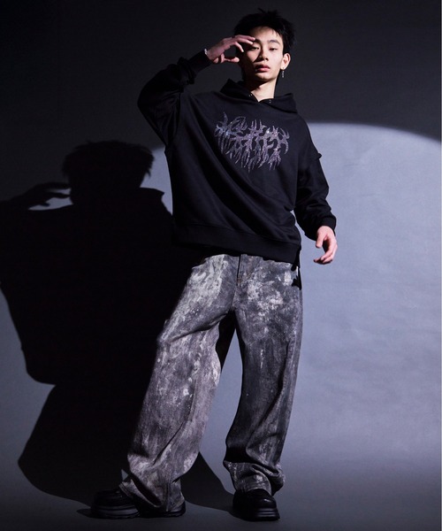 Ellno Loset（エルノロゼット）の「アソートモチーフロゴフーディ（パーカー・メンズ・ブラック/ブラック系その他・MEDIUM/LARGE）」の14枚目の写真