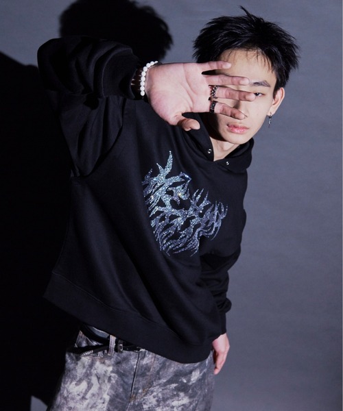 Ellno Loset（エルノロゼット）の「アソートモチーフロゴフーディ（パーカー・メンズ・ブラック/ブラック系その他・MEDIUM/LARGE）」の7枚目の写真