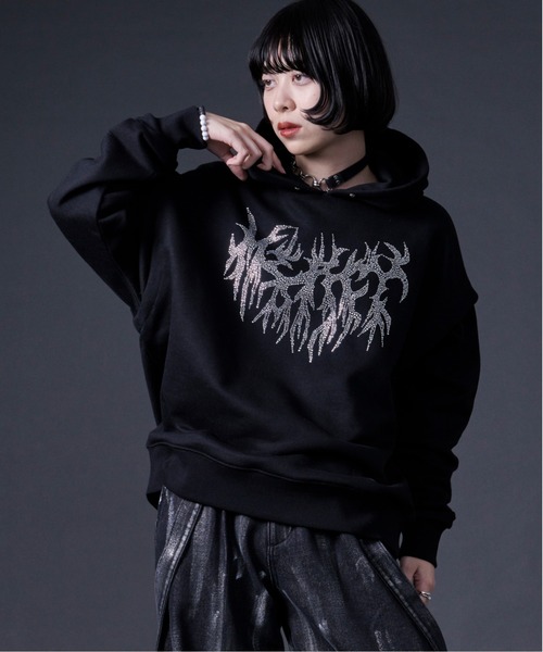 Ellno Loset（エルノロゼット）の「アソートモチーフロゴフーディ（パーカー・メンズ・ブラック/ブラック系その他・MEDIUM/LARGE）」の17枚目の写真