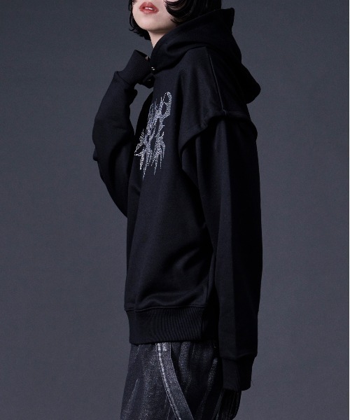 Ellno Loset（エルノロゼット）の「アソートモチーフロゴフーディ（パーカー・メンズ・ブラック/ブラック系その他・MEDIUM/LARGE）」の19枚目の写真