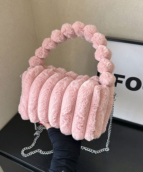 Jewelobe（ジュエローブ）の「チェーン付き針抜きフェイクファーボクシーミニバッグ（ハンドバッグ・レディース・ピンク/ベージュ系その他/グリーン/ブラック/オフホワイト・FREE）」の11枚目の写真
