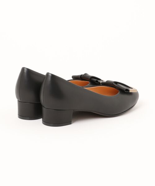 LANVIN collection（ランバン コレクション）の「バックルモチーフスクエアトゥパンプス（パンプス・レディース・ベージュ/ブラック・22.5cm/23.0cm/23.5cm/24.0cm/24.5cm/22.0cm）」の3枚目の写真
