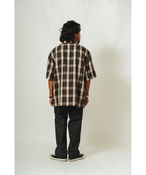 BIG MIKE(ビッグマイク)の「BIG MIKE ビッグマイク / セットアップ対応 レーヨン混 オンブレチェック 半袖オープンカラーシャツ 102525530 102525531(シャツ/ブラウス・メンズ・ミント/ホワイト×グレー/ブラウン系その他/ブルー系その他/グレー×ピンク・MEDIUM/LARGE/X-LARGE)」の10枚目の写真