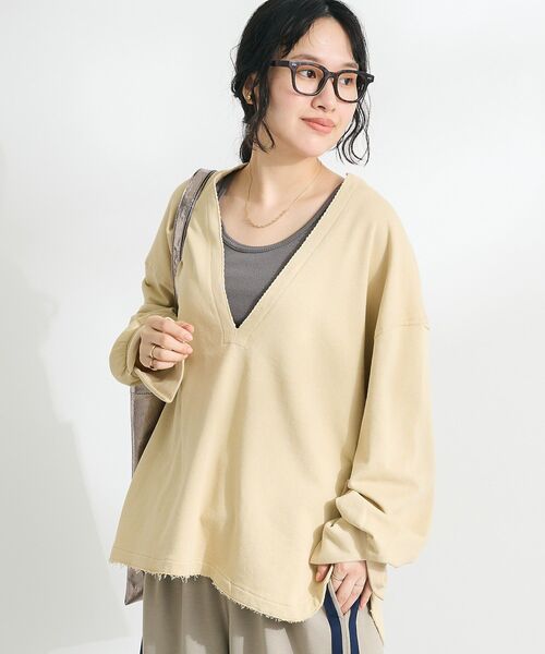 CRAFT STANDARD BOUTIQUE(クラフトスタンダードブティック)の「TC裏毛Vネックプルオーバー(スウェット・レディース・アイボリー/ベージュ/ブラック・FREE)」の3枚目の写真