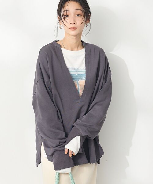 CRAFT STANDARD BOUTIQUE(クラフトスタンダードブティック)の「TC裏毛Vネックプルオーバー(スウェット・レディース・アイボリー/ベージュ/ブラック・FREE)」の2枚目の写真