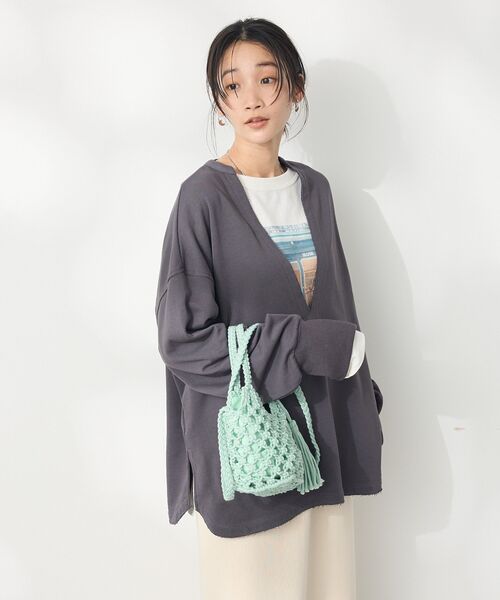 CRAFT STANDARD BOUTIQUE(クラフトスタンダードブティック)の「TC裏毛Vネックプルオーバー(スウェット・レディース・アイボリー/ベージュ/ブラック・FREE)」の7枚目の写真