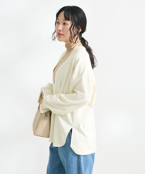 CRAFT STANDARD BOUTIQUE(クラフトスタンダードブティック)の「TC裏毛Vネックプルオーバー(スウェット・レディース・アイボリー/ベージュ/ブラック・FREE)」の16枚目の写真