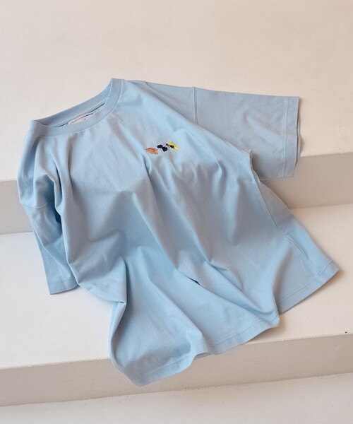 FREAK'S STORE(フリークスストア)の「Foxfire × FREAK'S STORE/フォックスファイヤー 別注 モチーフ刺繍 Tシャツ/ワンポイント 刺繍Tシャツ(Tシャツ/カットソー・レディース・ブルー/ブラック/ホワイト・フリ-)」の3枚目の写真