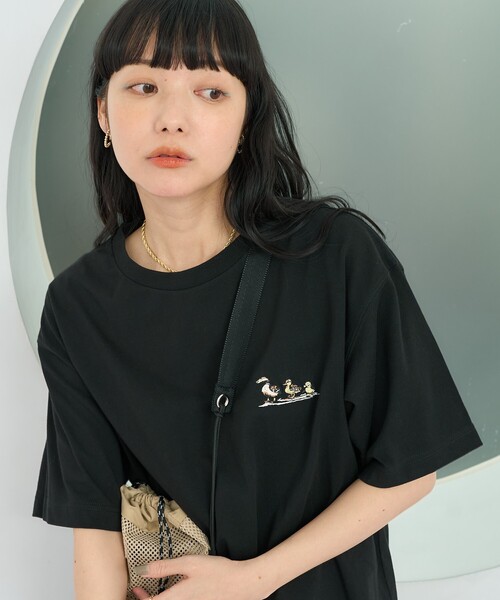 FREAK'S STORE(フリークスストア)の「Foxfire × FREAK'S STORE/フォックスファイヤー 別注 モチーフ刺繍 Tシャツ/ワンポイント 刺繍Tシャツ(Tシャツ/カットソー・レディース・ブルー/ブラック/ホワイト・フリ-)」の11枚目の写真