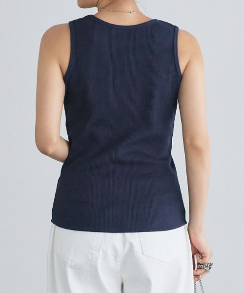 Pierrot（ピエロ）の「【ブラ紐隠し】クルーネックリブタンクトップ（タンクトップ・レディース・ブラック/オフホワイト/ネイビー/サンドベージュ/チャコール・M/L）」の22枚目の写真