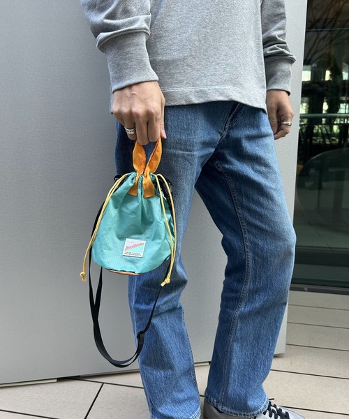 COBMASTER(コブマスター)の「【COBMASTER(コブマスター)×BAYFLOW】2WAY巾着ショルダー(ショルダーバッグ・レディース・オレンジ/ブラック/ライトブルー/グリーン/ホワイト・0)」の4枚目の写真