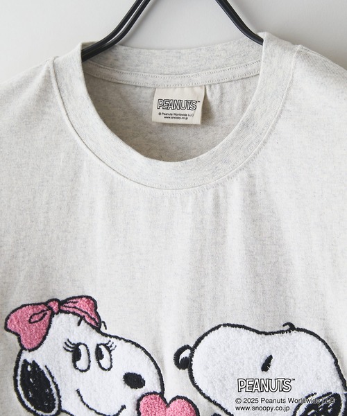 PEANUTS（ピーナッツ）の「【PEANUTS/ピーナッツ】オリジナルデザインTシャツ スヌーピー 　ベル　ドロップショルダー ビッグシルエット　ユニセックス（Tシャツ/カットソー・メンズ・パープル系その他2/ホワイト系その他2/ベージュ系その他/ピンク系その他・X-LARGE/LARGE/SMALL/MEDIUM）」の8枚目の写真