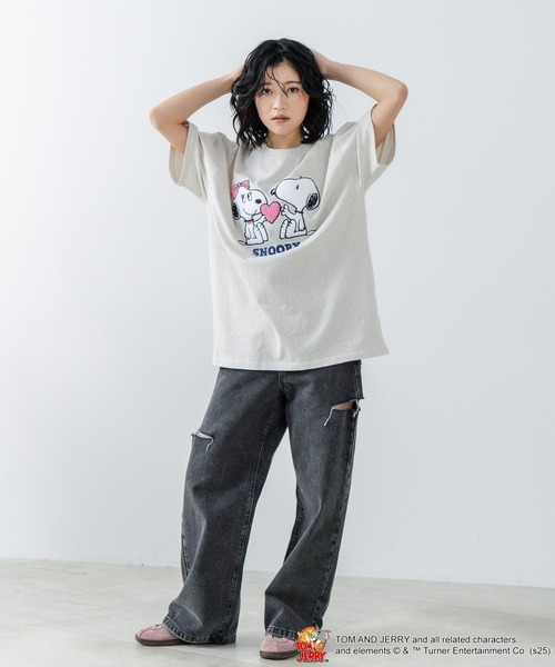 PEANUTS（ピーナッツ）の「【PEANUTS/ピーナッツ】オリジナルデザインTシャツ スヌーピー 　ベル　ドロップショルダー ビッグシルエット　ユニセックス（Tシャツ/カットソー・メンズ・パープル系その他2/ホワイト系その他2/ベージュ系その他/ピンク系その他・X-LARGE/LARGE/SMALL/MEDIUM）」の18枚目の写真